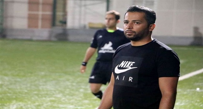 بلادی: نباید با ۴ گل از پرسپولیس شکست می‌خوردیم/ توقع خاصی از بازیکنانم ندارم