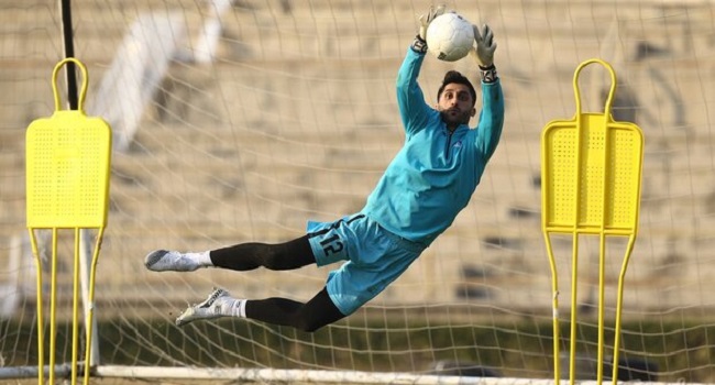 دروازه بانی رشید مظاهری در دیدار با پیکان - اخبار اسپرت دروازه بانی رشید مظاهری در دیدار با پیکان