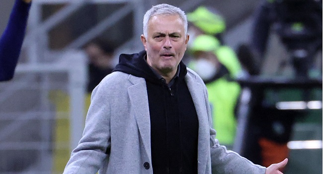 مورینیو : بعضی از بازیکنانم بیش از حد دل نازک هستند