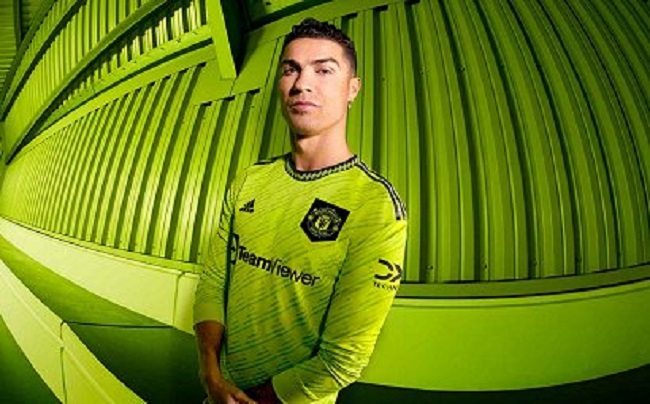 تصویر عجیب رونالدو با پیراهن جدید یونایتد