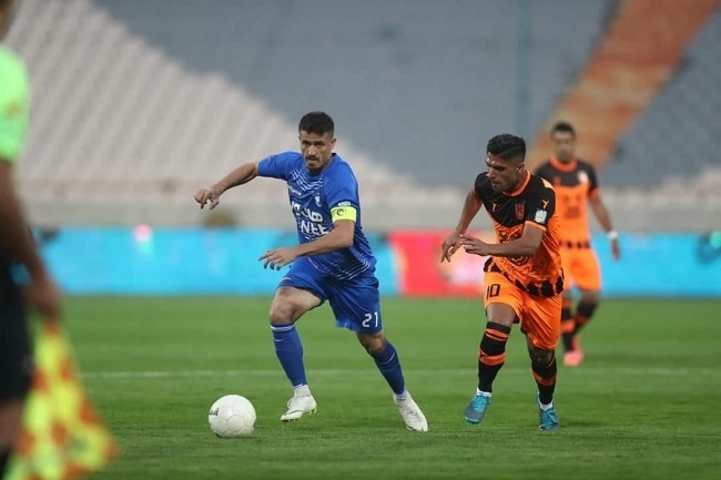 مس بدون تغییر به مصاف استقلال می‌رود