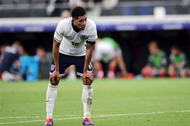 تمام انگلیس علیه بلینگام: او را از تیم بیرون کنید! - اخبار اسپرت تمام انگلیس علیه بلینگام: او را از تیم بیرون کنید!