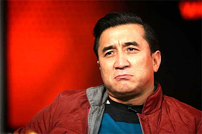 گرد و خاک خداداد عزیزی روی آنتن زنده! - اخبار اسپرت گرد و خاک خداداد عزیزی روی آنتن زنده!