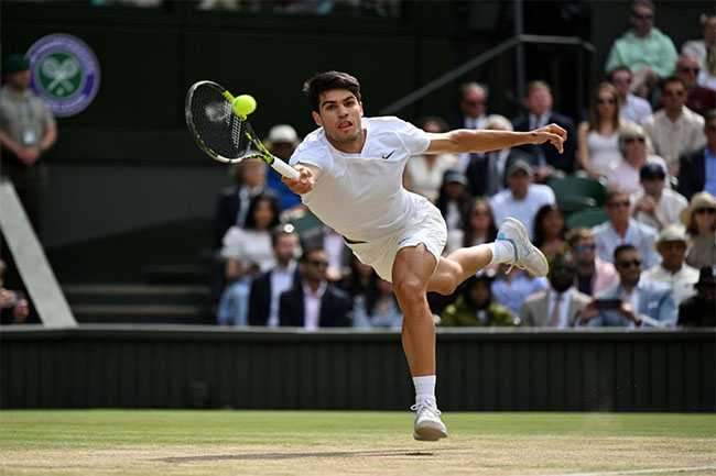 برای دومین سال پیاپی: آلکاراس قهرمان ویمبلدون شد - اخبار اسپرت برای دومین سال پیاپی: آلکاراس قهرمان ویمبلدون شد