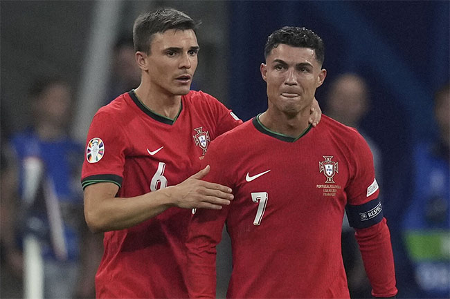 این جام برای تو نیست: اضطراب رونالدو را کشت - اخبار اسپرت این جام برای تو نیست: اضطراب رونالدو را کشت