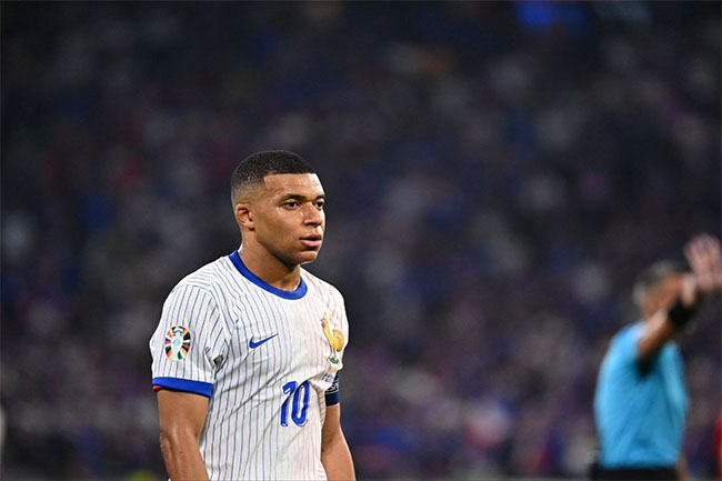 عصبانیت هواداران: این چه کاری بود امباپه کرد! - اخبار اسپرت عصبانیت هواداران: این چه کاری بود امباپه کرد!