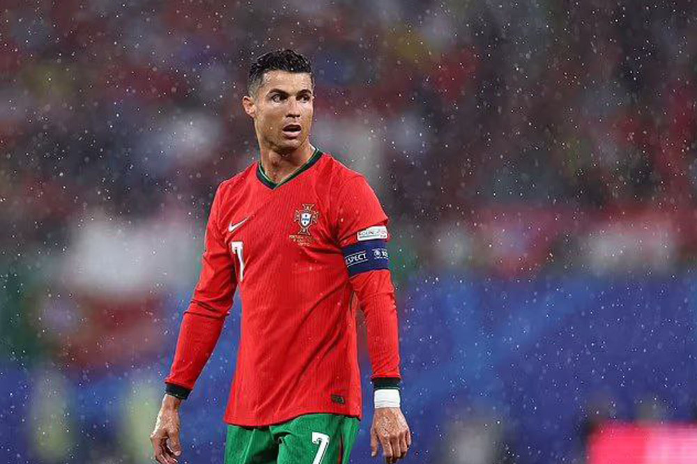 تبلیغ مخفیانه کردی کریستیانو! رونالدو مجازات میشود: تبلیغ مخفیانه کردی کریستیانو!