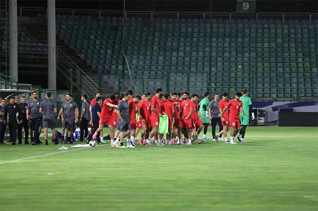 تحریک تماشاگران اصفهان در بازی تیم ملی! - اخبار اسپرت تحریک تماشاگران اصفهان در بازی تیم ملی!