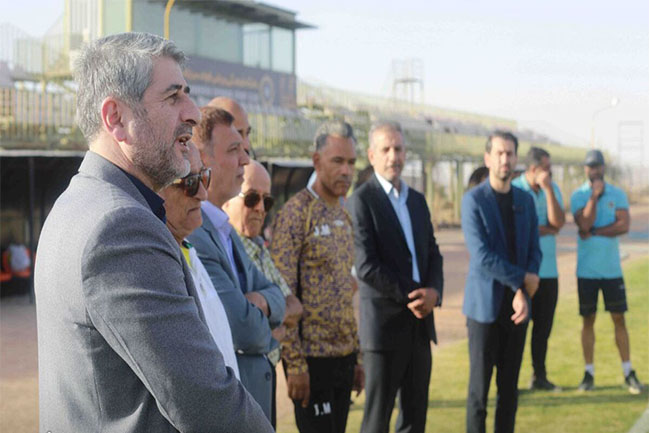 آغوش باز مورایس رو به پیشکسوتان سپاهان (عکس) - اخبار اسپرت آغوش باز مورایس رو به پیشکسوتان سپاهان (عکس)