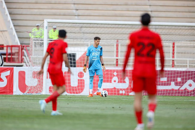 سورپرایز حسینی مقابل تراکتور با 4 بازیکن - اخبار اسپرت سورپرایز حسینی مقابل تراکتور با 4 بازیکن