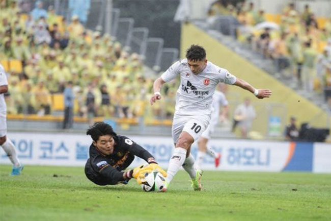 اخبار اسپرت کیم کیونگ مین، دروازه‌بان گوانگجو