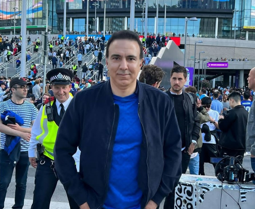 والپیپرمزدک میرزایی برای کامپیوتر والپیپرمزدک میرزایی برای کامپیوتر