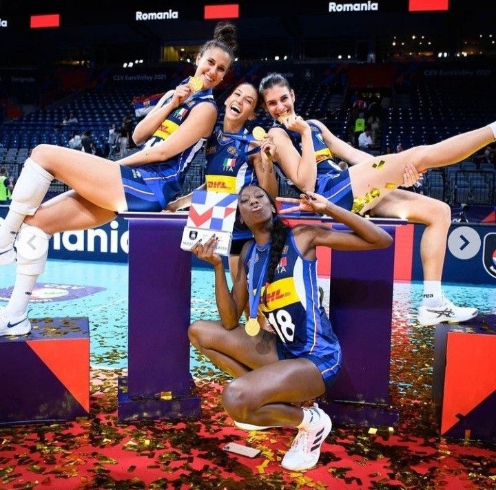 Myriam Sylla wallpaper