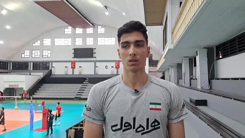 زندگینامه پویا آریاخواه