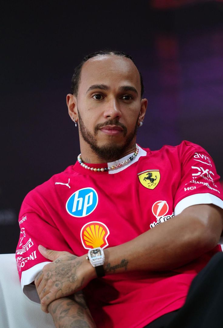 wallpaper Lewis Hamilton