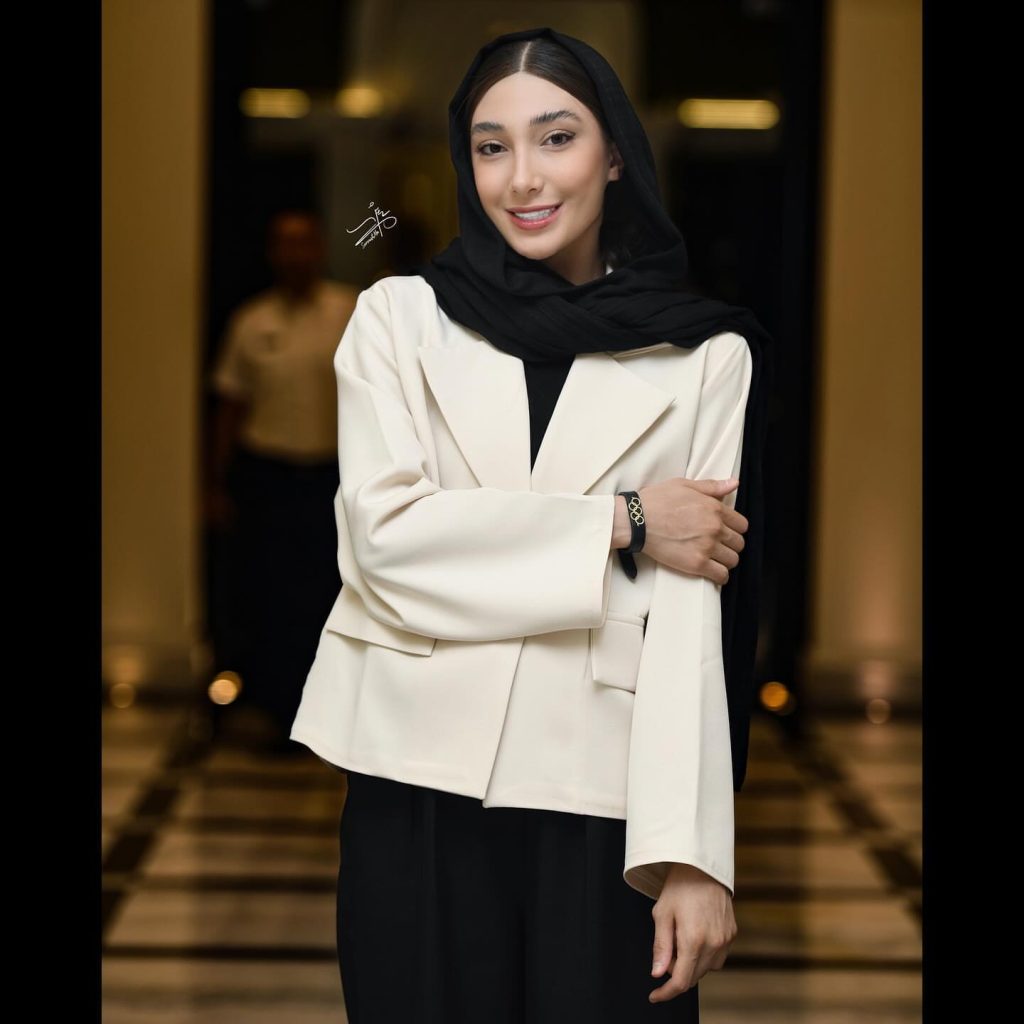 عکس مبینا نعمت زاده تکواندوکار
