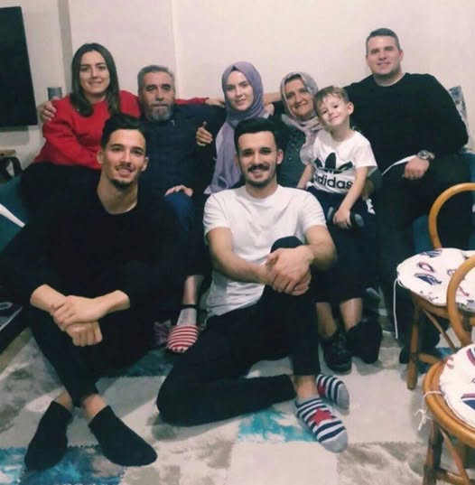 عکس خانوادگی آلتای بایندیر