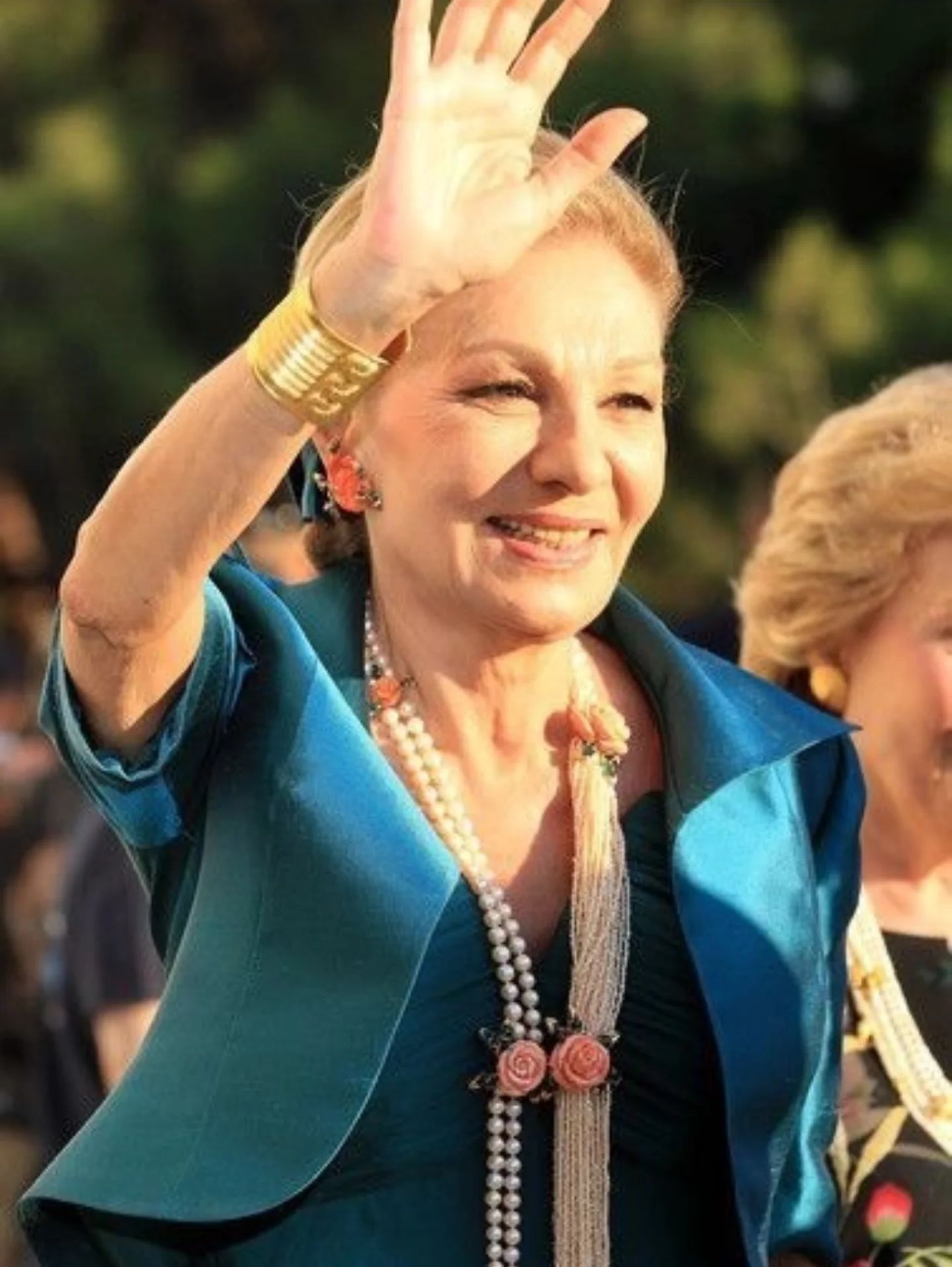 فرح پهلوی والپیپر  فرح پهلوی والپیپر