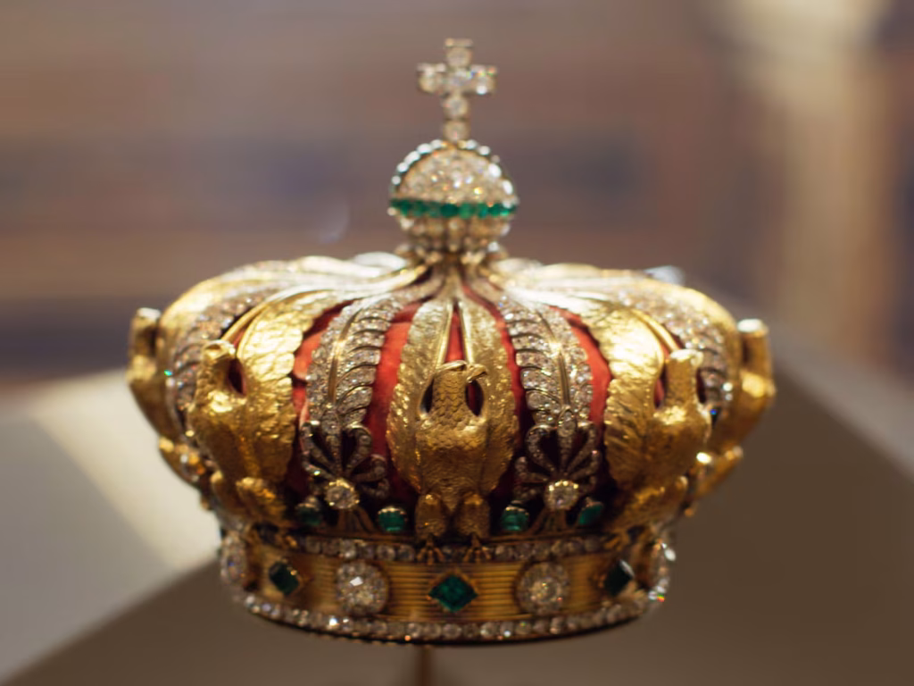 سرقت جواهرات ناپلون را ازموزه لوور فرانسه  سرقت جواهرات ناپلون را ازموزه لوور فرانسه