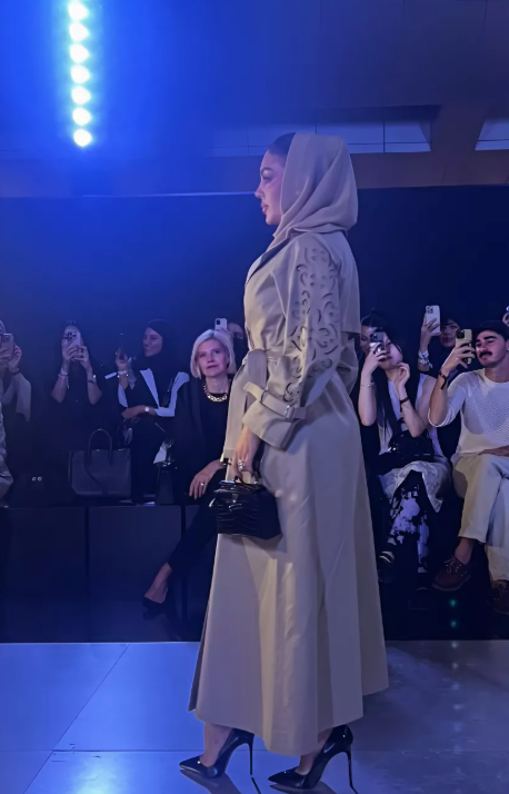 عکس جورجینا رودریگز با اسکارف 