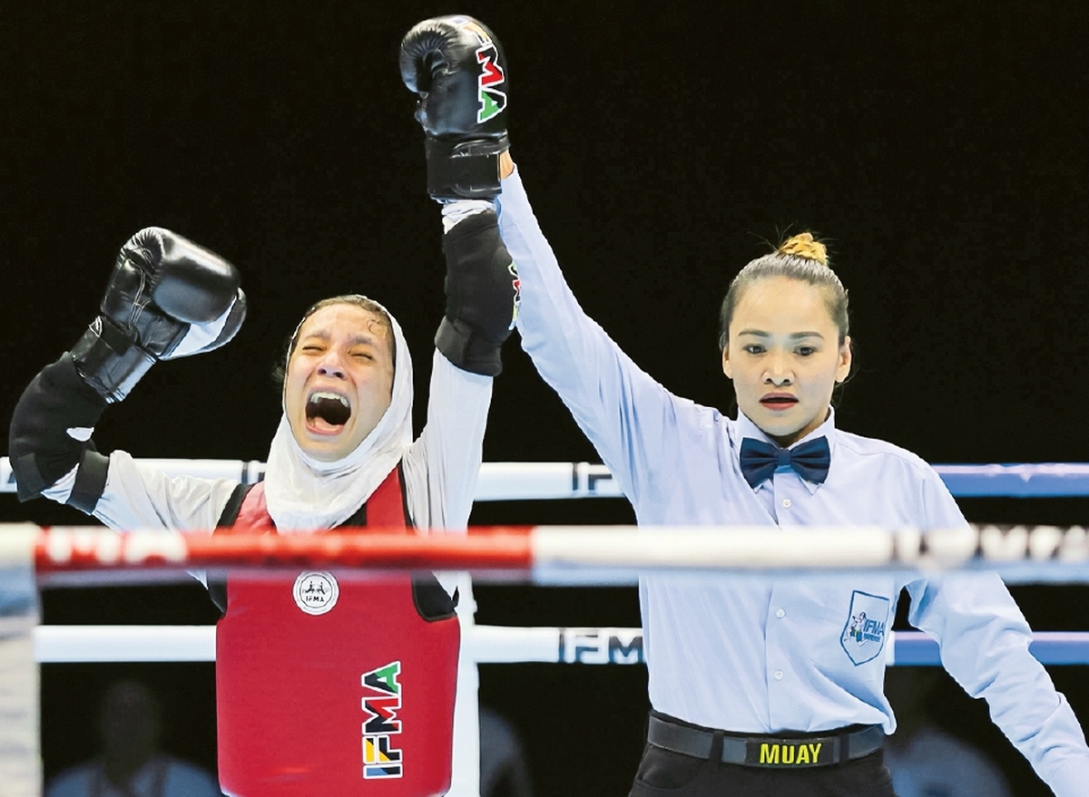 باران جانی فینال موی تای را برد و طلا گرفت باران جانی فینال موی تای را برد و طلا گرفت