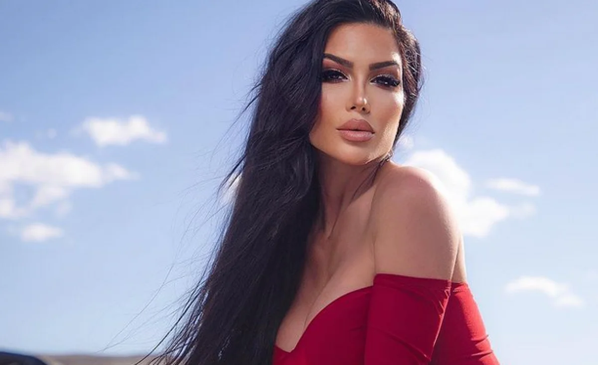 بیوگرافی هانا مهرگان 