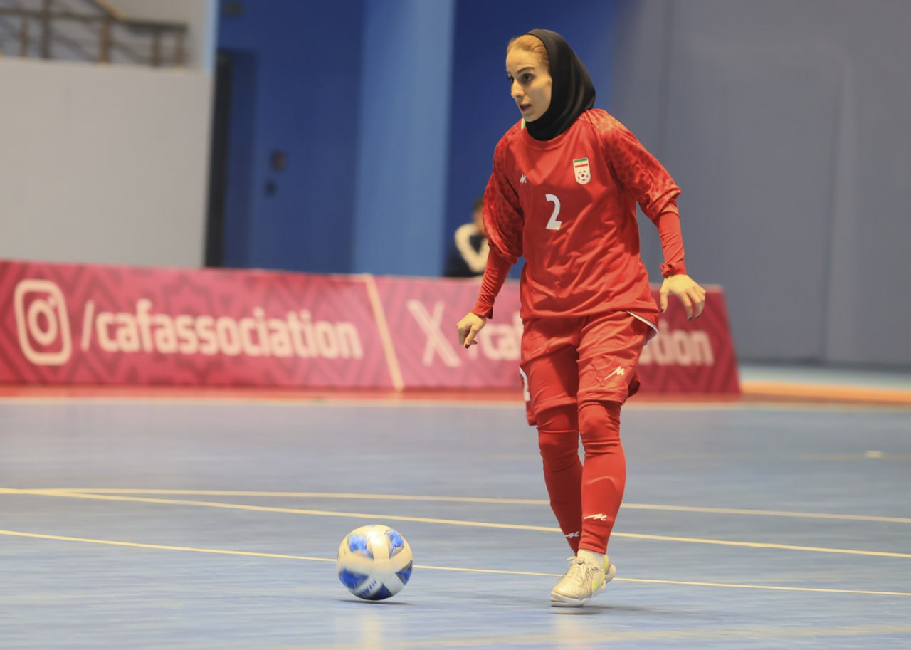 عکس مهتاب بنایی فوتسال