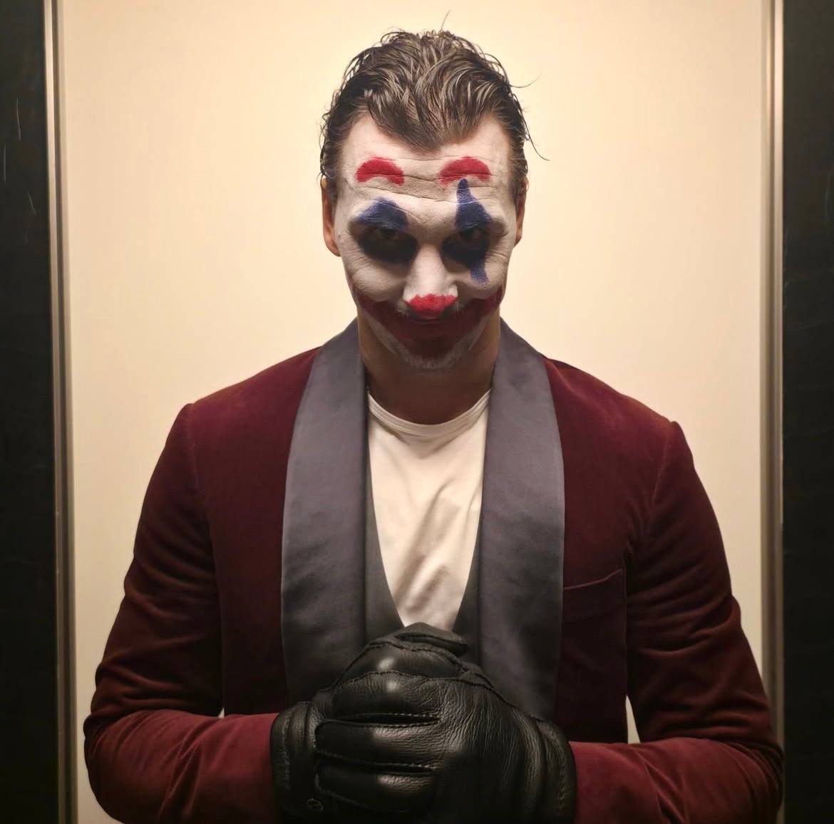 عکس زلاتان در شخصیت جوکر برای هالووین  عکس زلاتان در شخصیت جوکر برای هالووین