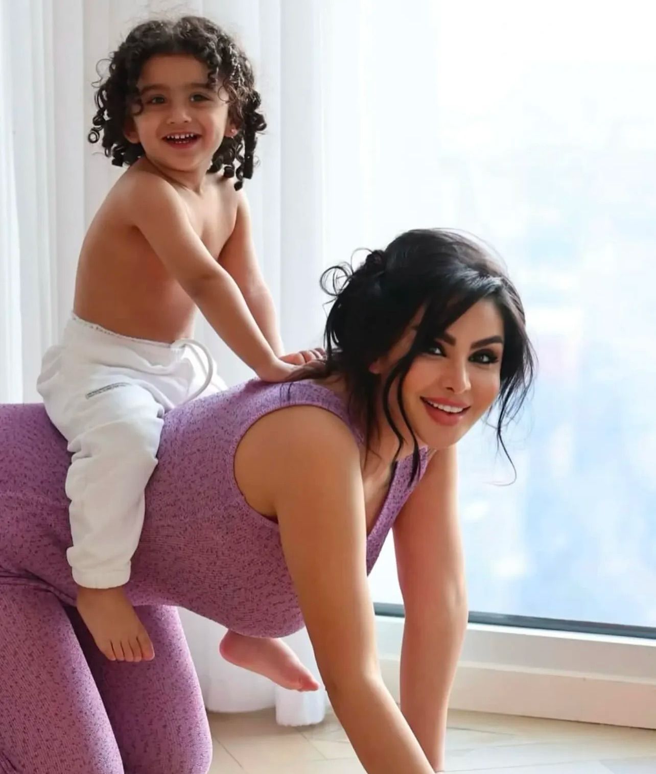 دنیا جهانبخت و پسرش