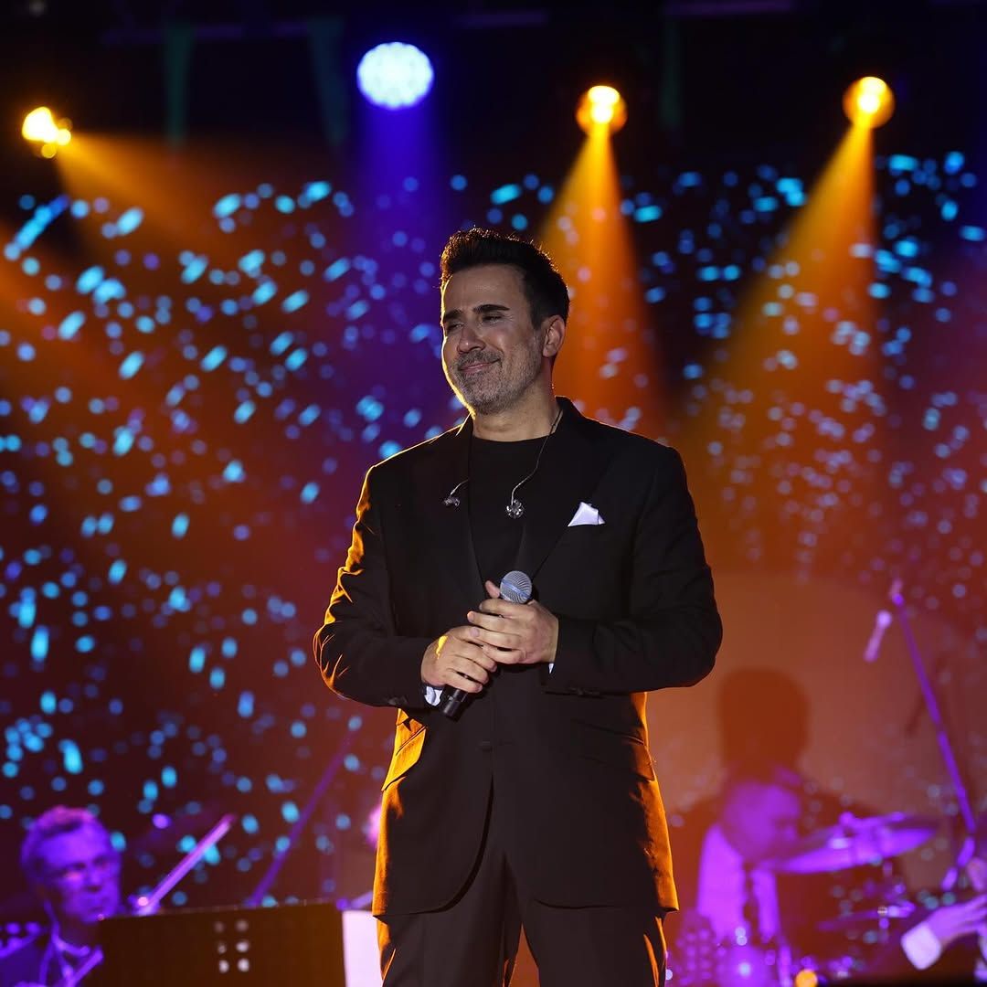 عکس امراه خواننده