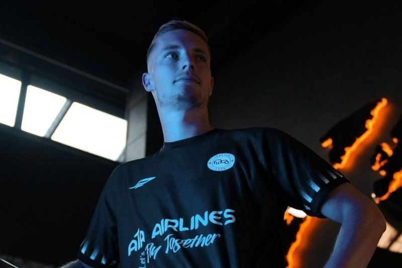 عکس جذاب تومیسلاو اشترکالی