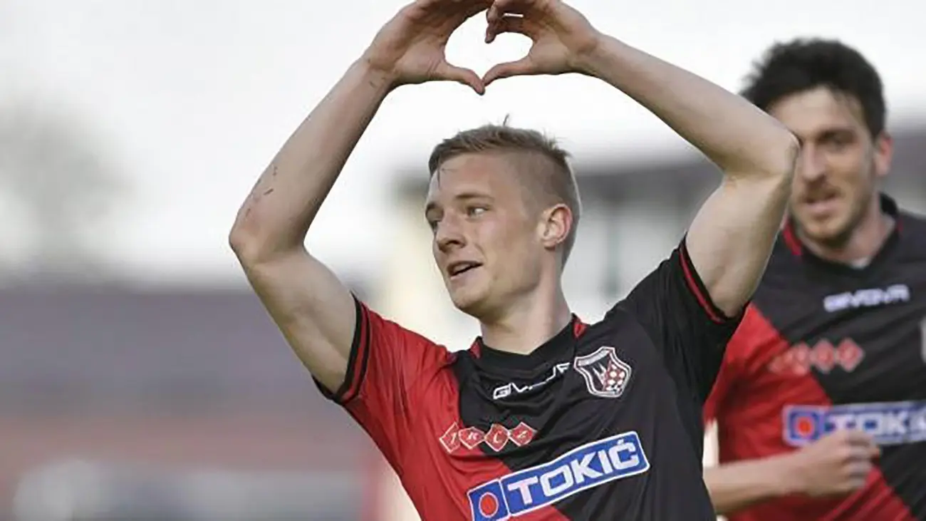 والپیپر تومیسلاو اشترکالی