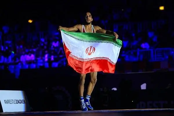 نقش دانشگاه آزاد اسلامی در پیشرفت رحمان عموزاد