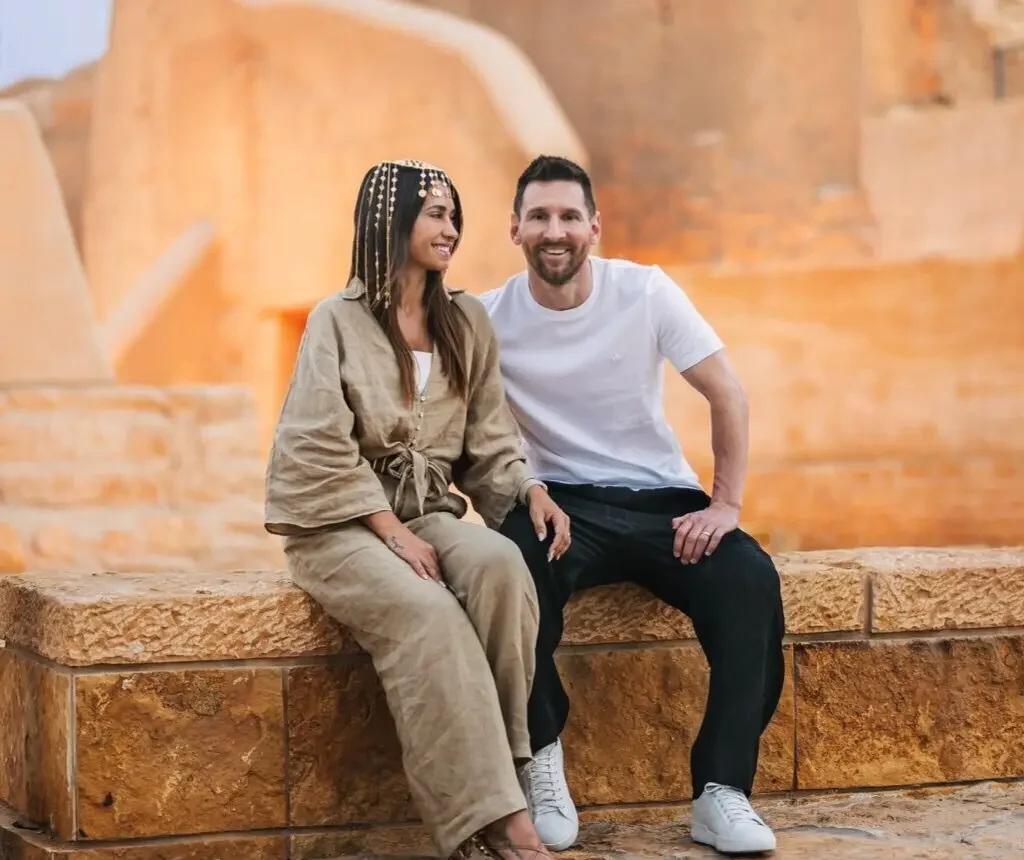 همسر مسی به عنوان مدل تیفانی معرفی شد همسر مسی به عنوان مدل تیفانی معرفی شد