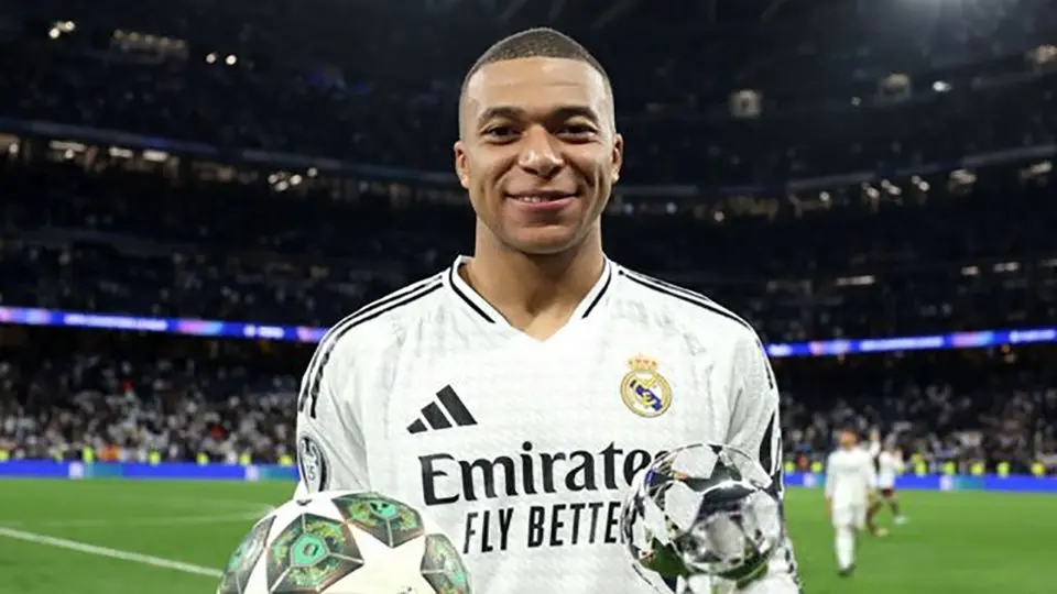 کیلیان امباپه نامزد بهترین بازیکن سال ۲۰۲۵ فیفا کیلیان امباپه نامزد بهترین بازیکن سال ۲۰۲۵ فیفا