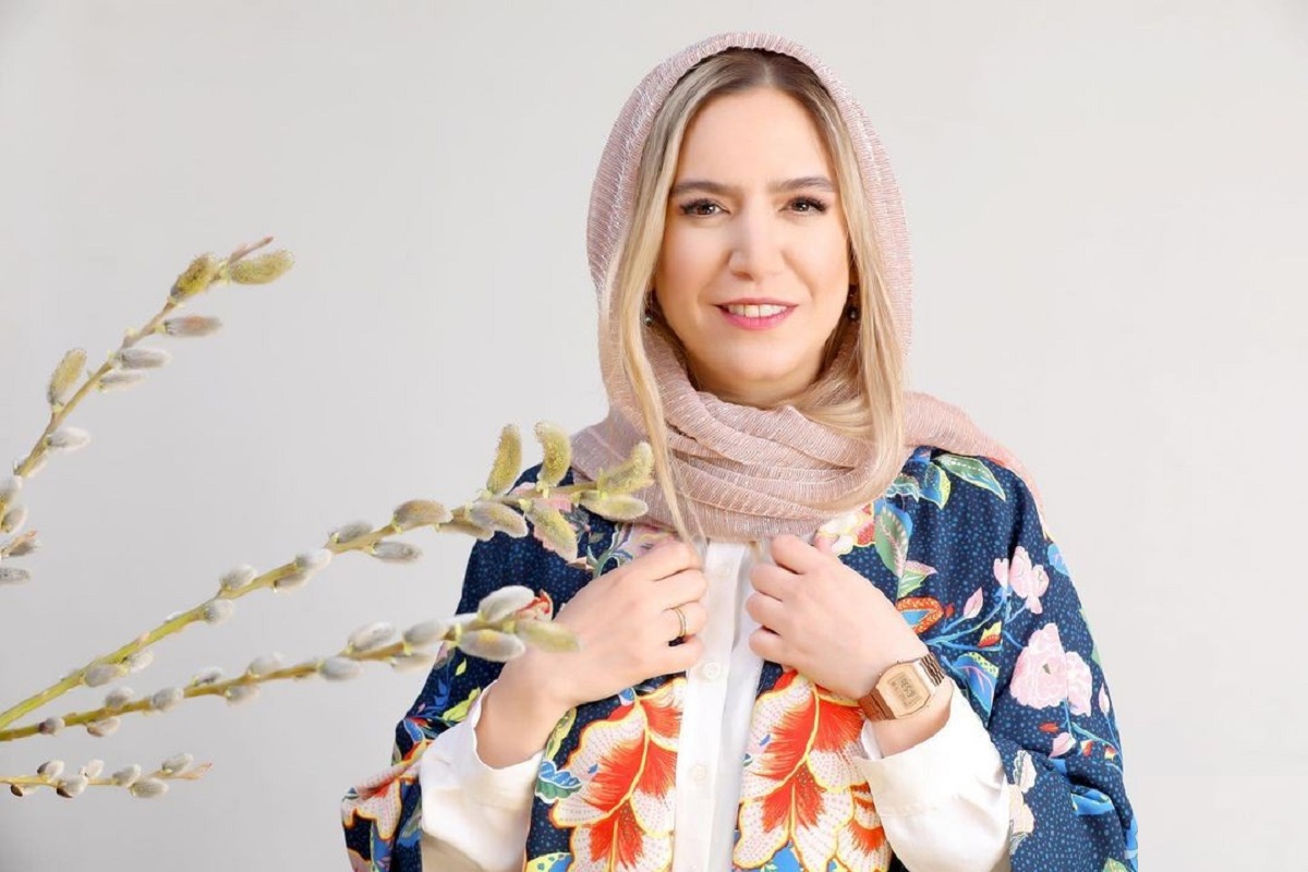 عکس ستاره پسیانی همراه دیگران در لحظه بازداشت عکس ستاره پسیانی همراه دیگران در لحظه بازداشت